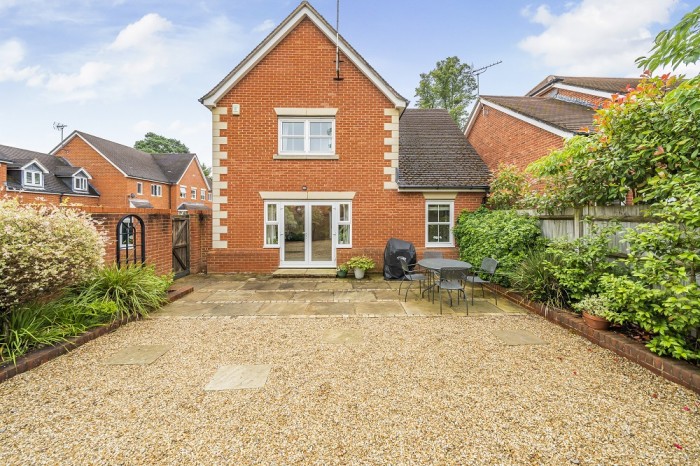 Images for Landen Grove, Wokingham EAID: BID:wokingham