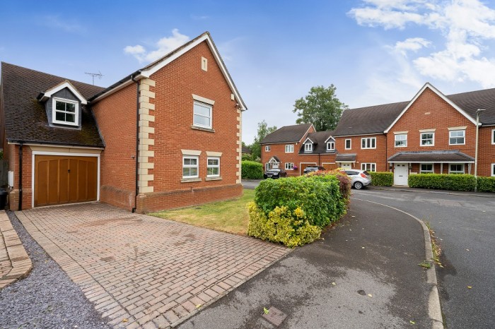 Images for Landen Grove, Wokingham EAID: BID:wokingham