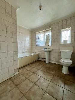 Images for Cranford Park Drive, Yateley