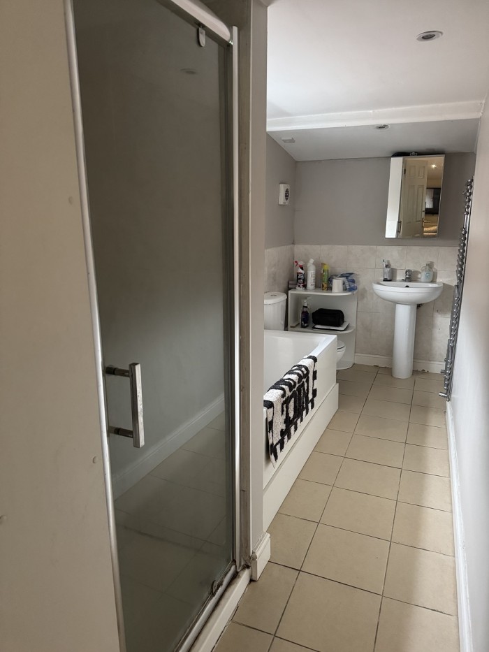 Images for Reading Road, Wokingham EAID: BID:commercial