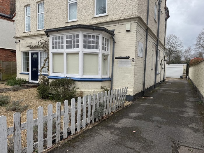 Images for Crescent Road, Wokingham EAID: BID:commercial