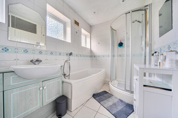 Images for Parkway, Crowthorne EAID: BID:wokingham