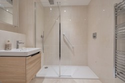 Images for Fleur De Lis, Wiltshire Road, Wokingham