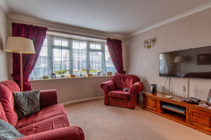 Images for Kingsdown Close, Earley, Reading EAID:MP BID:MP