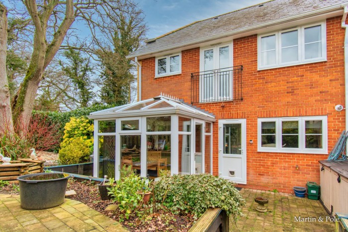 Images for Eversley Centre, Hook EAID:MP BID:MP