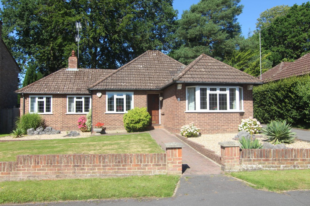 Broom Acres, Sandhurst, 3 bedroom, Bungalow