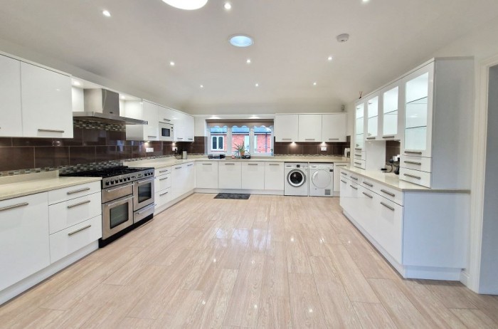 Images for School Road, Hurst, Reading EAID: BID:wokingham