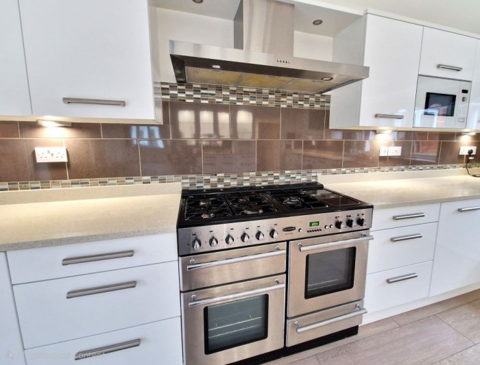 Images for School Road, Hurst, Reading EAID: BID:wokingham